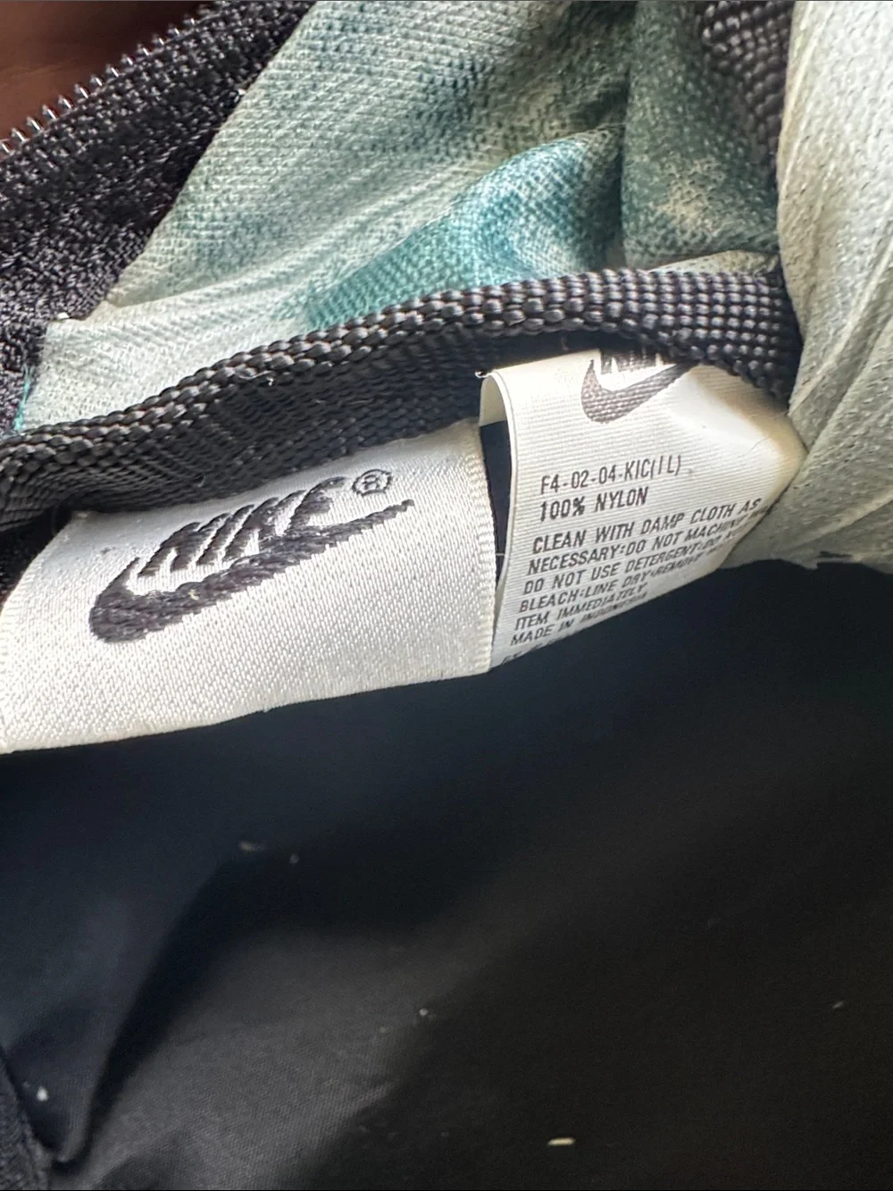 Vintage Nike Small Duffel Bag Green Black Red Long Strap Handles Full Zip